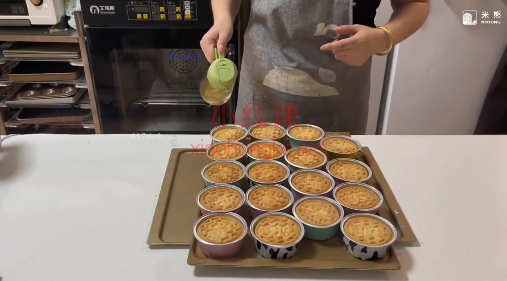 网红中秋限定:创意烘焙(蛋糕口感月饼+酥饼)与低甜养生糕饮套餐(祛湿药膳/商用凉菜/可量产快递)